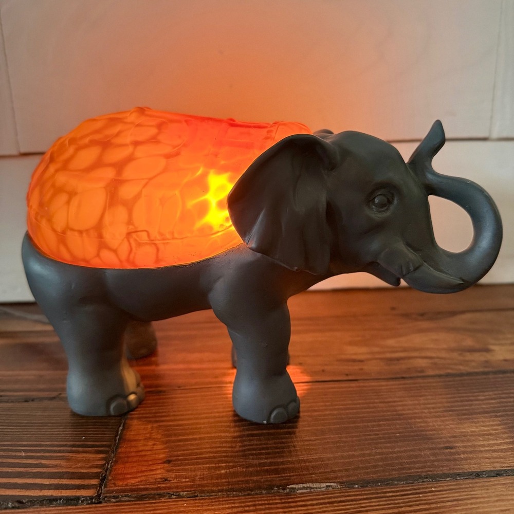 VTG Elephant Accent Lamp Grey Amber Slag Glass Trunk Up Cheyenne Night Light